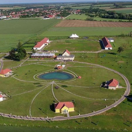 Chalets Franciska Major, Pro Village Sopronkovesd Eksteriør bilde