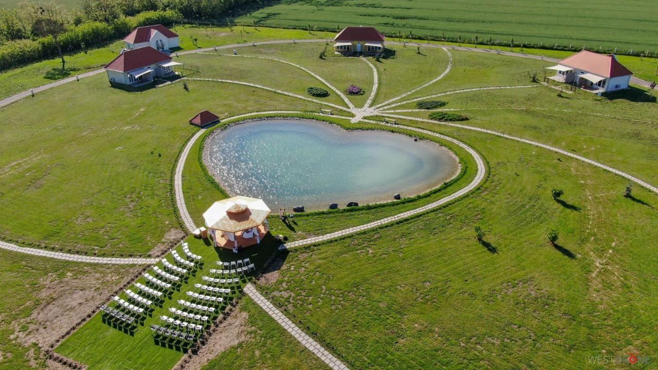 Chalets Franciska Major, Pro Village Sopronkovesd Eksteriør bilde